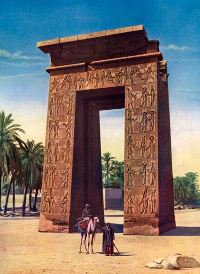 Kolmannen Ptolemaioksen propyloni Karnakissa, Egyptissä, 1933-1934 tekijältä Unbekannt