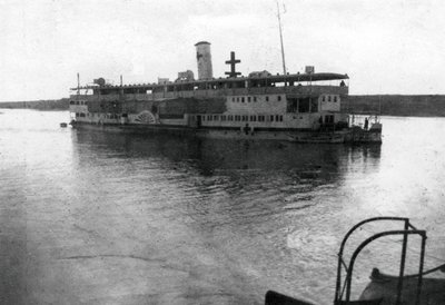 Punaisen Ristin jokivene nousemassa Tigris-joelle, Mesopotamiassa, 1. maailmansota, 1918 tekijältä Unbekannt