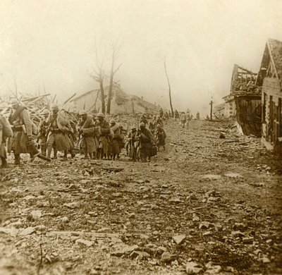 Apujalkaväki Douaumontin hyökkäyksessä, Pohjois-Ranskassa, 1916 tekijältä Unbekannt