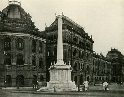 Lord Curzonin pystyttämän Holwell-monumentin kopio, 1925. tekijältä Unbekannt