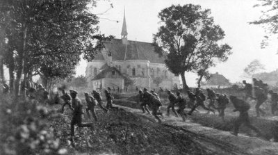 Venäjän joukot vetäytyvät sekaisin, Ternopil, Ukraina, Ensimmäinen maailmansota, 1. heinäkuuta 1917 tekijältä Unbekannt