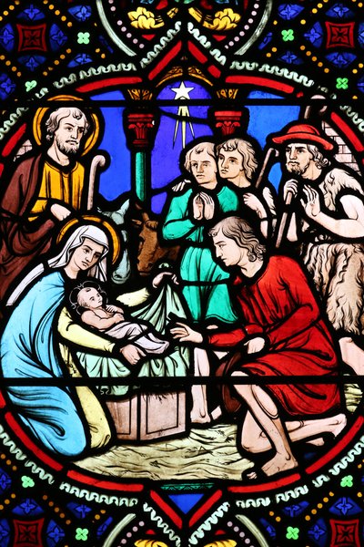 Pyhän sydämen kirkko. Lasimaalaus. Syntymä. Adoration of the Shepherds, 20160604, Moulins, Ranska tekijältä Unbekannt