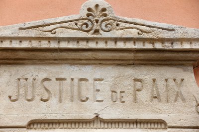 Saint Tropez, kaupungintalo. Oikeutta ja rauhaa, Saint-Tropez, Ranska tekijältä Unbekannt