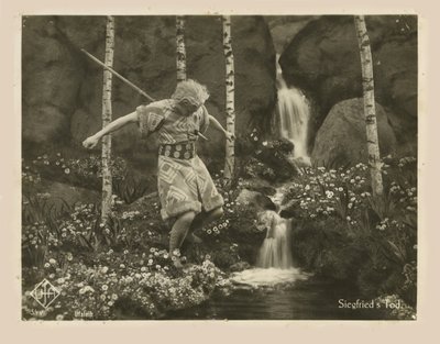 Escena de la pel·lícula Die Nibelungen: Siegfried de Fritz Lang, 1924. finlandès tekijältä Unbekannt