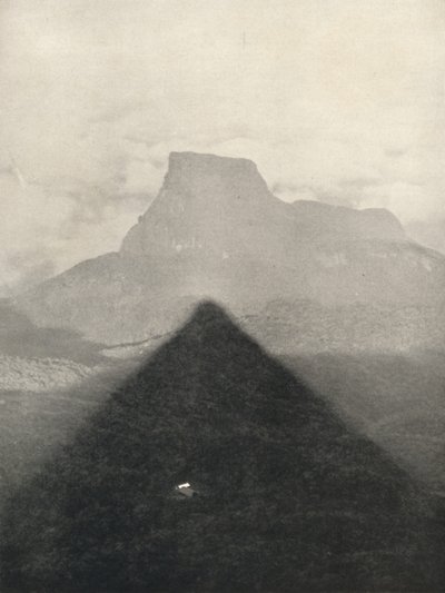 Adamspiken varjo auringonnousun aikaan, 1926 tekijältä Unbekannt