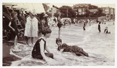 Merellä uiminen, Broadstairs, Kent, c 1913 tekijältä Unbekannt