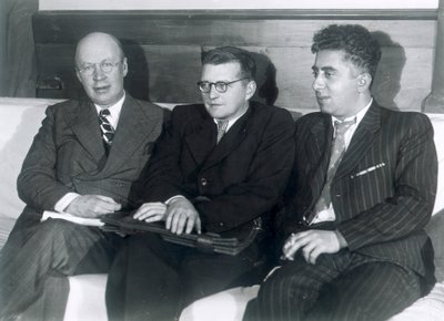 Sergei Prokofjev, Dmitri Šostakovitš ja Aram Hatšaturjan, venäläiset säveltäjät, 1945 tekijältä Unbekannt