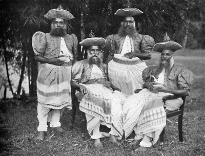 Korkea-arvoisia singalimiehiä, 1902 tekijältä Unbekannt