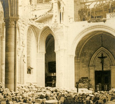 Soissons Cathedral, Soissons, Pohjois-Ranska, c1914-c1918 tekijältä Unbekannt