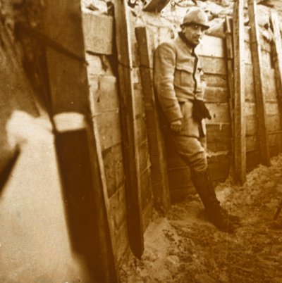 Sotilas juoksuhaudoissa, c1914-c1918 tekijältä Unbekannt