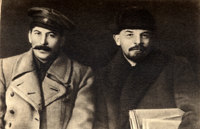 Stalin ja Lenin, Venäjän bolshevikkivallankumoukselliset johtajat, Moskova, Venäjä, 1919 tekijältä Unbekannt