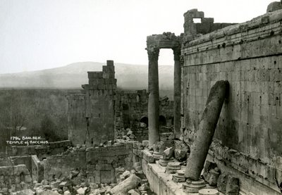 Bacchuksen temppeli, Baalbek, Libanon, 1920-1930 tekijältä Unbekannt