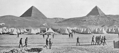 Australian joukot leiriytyivät Egyptissä pyramidien lähelle vuonna 1914 tekijältä Unbekannt