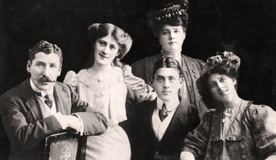 Dare Family, 1900-luvun alku tekijältä Unbekannt