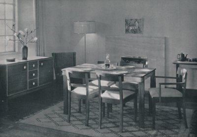 Ruokasali - Pähkinä- ja sykomorihuonekalut, 1942. tekijältä Unbekannt
