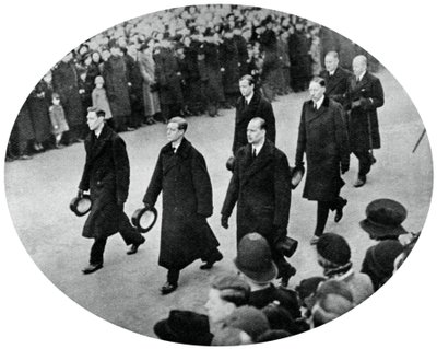Yorkin herttua ja hänen veljensä kuningas George V:n hautajaisissa, 1936, 1937 tekijältä Unbekannt