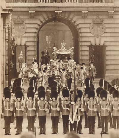 Kuningas ja kuningatar lähtevät palatsista kruunajaistensa vuoksi, 1937 tekijältä Unbekannt