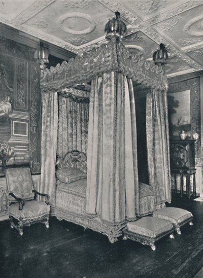 Kings Bedroom Knolessa. Bedstead Made for James I, 1928 tekijältä Unbekannt