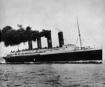 Lusitania täydellä vauhdilla, 1915 tekijältä Unbekannt