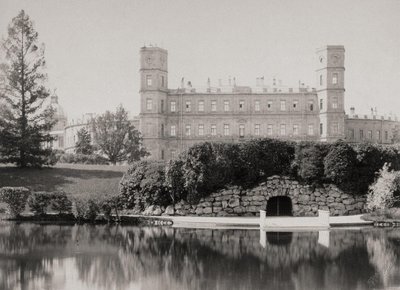 Palatsin pääjulkisivu Gatchinassa, 1870-1880 tekijältä Unbekannt