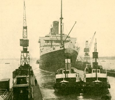Hinaajien vetämä Majestic saapuva kuivatelakka, vuodelta 1930. tekijältä Unbekannt