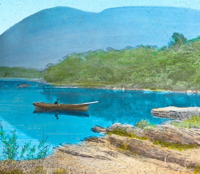 Keskijärvi, Killarneyn Dinis Islandilta, vuodelta 1910 tekijältä Unbekannt