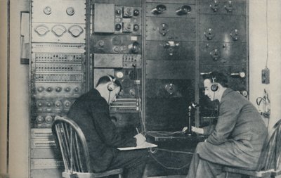 Uusi taikuus: Kuvien lähettäminen langattomalla ja välttämättömällä puhelimella, c1935 tekijältä Unbekannt