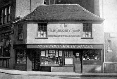 The Old Curiosity Shop, 13 Portsmouth Street, Kingsway, Lontoo, vuodelta 1920 tekijältä Unbekannt