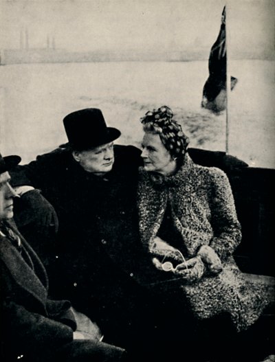 Pääministeri vierailee Lontoon telakoilla, c 1940, 1945. tekijältä Unbekannt