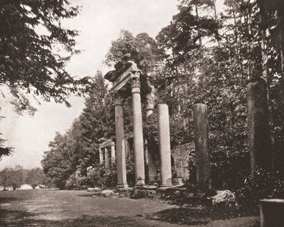 Augustuksen temppeli Virginia Waterissa, Surreyssa, 1894. tekijältä Unbekannt