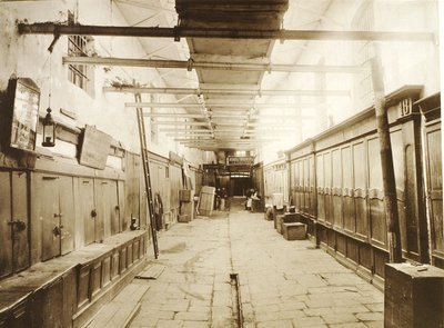 Ylempi kaupparivit Punaisella torilla, Moskovassa, Venäjällä, 1886 tekijältä Unbekannt