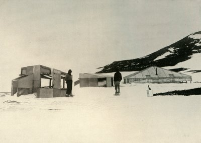 The Winter Quarters of the Discovery Expedition at Hut Point, c1908, 1909. tekijältä Unbekannt