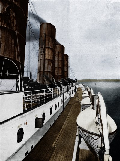 Lusitanian venekansi, jossa näkyy pelastusveneet, 1915 tekijältä Unbekannt