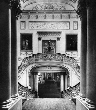 Upea portaikko Buckinghamin palatsissa Lontoossa, 1935 tekijältä Unbekannt