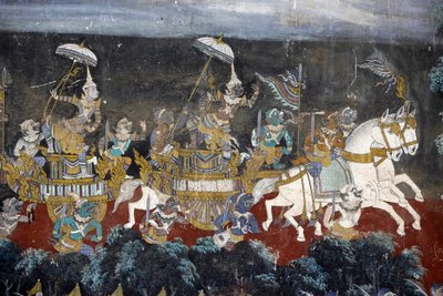 Hopeisen pagodin yhdistelmäseinien sisäosa on peitetty seinämaalauksilla, jotka kuvaavat tarinoita Reamkerista, eli klassisen intialaisen eeposen, Ramayana-khmerien versiosta. Jotkut seinämaalausten osat ovat huonokuntoisia ja säävaurioita. Seinämaalaukset tekijältä Unbekannt