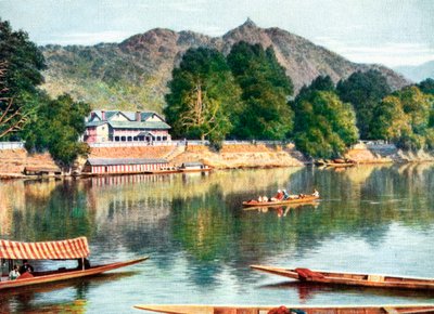 Jhelum-joki ja klubitalo Srinagarissa, Intiassa, 1900-luvun alku tekijältä Unbekannt