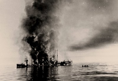 Saksalaisen risteilijän Admiral Scheerin jäänmurtaja Alexander Sibiryakovin uppoaminen 25. elokuuta 1942. tekijältä Unbekannt