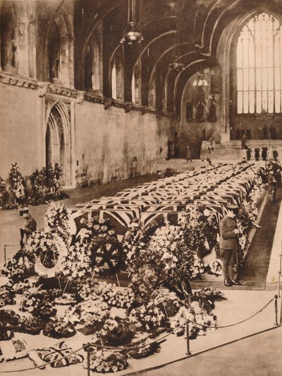 R101-ilmalaivan katastrofin uhrit makaavat osavaltiossa Westminster Hallissa Lontoossa, 1930 1935 tekijältä Unbekannt