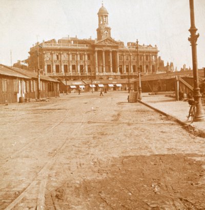 Kaupungintalo ja pääaukio, Cambrai, Pohjois-Ranska, c1914-c1918. tekijältä Unbekannt
