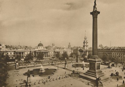 Trafalgar Square. Missä Kings Falconeja kerran pidettiin yhdessä kuninkaallisten hevosten kanssa, vuodelta 1935. tekijältä Unbekannt
