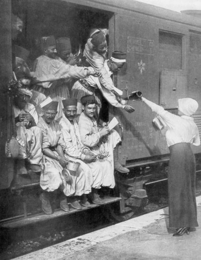 Turkkilaiset kiväärit matkalla rintamaan junalla, 1914 tekijältä Unbekannt