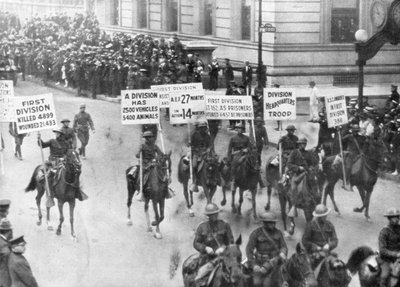 Yhdysvaltain 1. armeija Victory Paradessa, New York, USA, 10. syyskuuta 1919 tekijältä Unbekannt