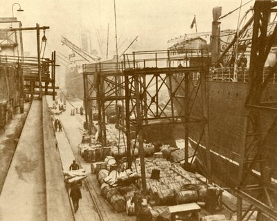 Ruokalaivojen purkaminen Royal Albert Docksissa Lontoossa, vuodelta 1930. tekijältä Unbekannt