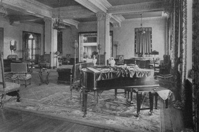 Näkymä loungesta, Gaylord Apartmentsista, Los Angelesista, Kaliforniasta. 1924 tekijältä Unbekannt