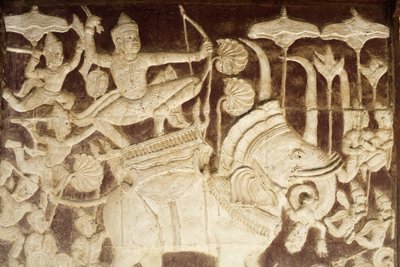 Wat Ounalom : veistos, joka kuvaa taistelukohtausta Ramayana Phnom Penh Cambodgesta tekijältä Unbekannt