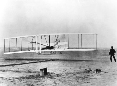 Wilbur ja Orville Wright ja ensimmäinen moottorilento, Pohjois-Carolina, 17. joulukuuta 1903 tekijältä Unbekannt