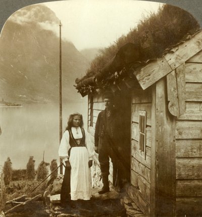 Nordfjord-maan nuoret maanviljelijät - ennen mökkikotiaan, Norja, 1905. tekijältä Unbekannt