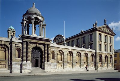 Oxfordin The Queens Collegen etuneliön ulkopuoli, rakennettu 1709-34 tekijältä Unbekannt Unbekannt