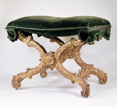 French Regency (1700-1720) X-runkoinen jakkara, kullattua puuta, pehmustettu istuin, lehtiä ja liekkiaihe, auringonkukka risteyksessä tekijältä Unbekannt Unbekannt