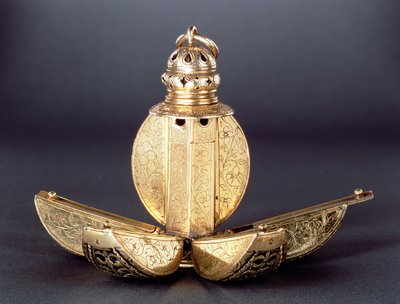 Pomander, jossa on neljä avointa lokeroa hajuvesien tai muiden aromaattisten aineiden säilyttämiseen, hopeakullattu, luultavasti englantilainen n. 1580 tekijältä Unbekannt Unbekannt